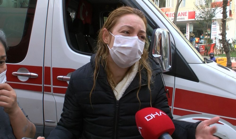 Kadıköy'de çıkan yangına kedinin devirdiği soba neden oldu iddiası