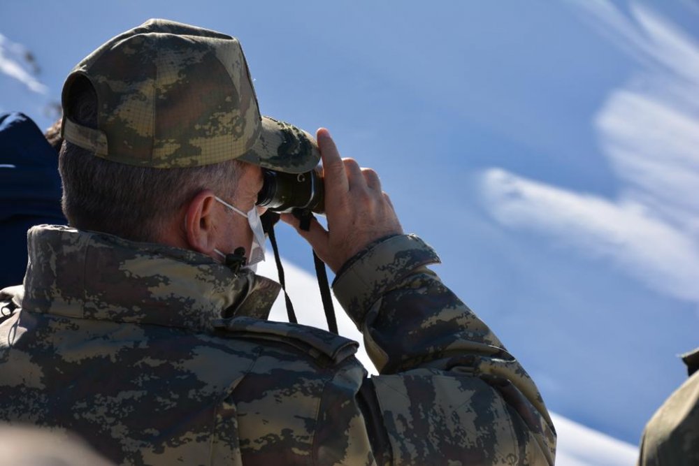 Kahreden haber MSB' verdi: Hakkari'de çığ altında kalan 1 asker şehit oldu, 1 asker aranıyor