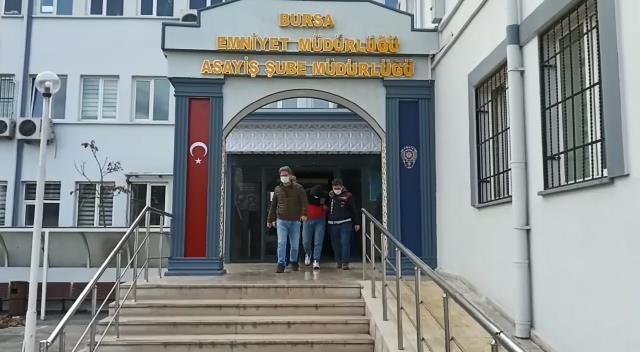 Kapkaç şüphelisi, kaçtığı araçtan tespit edilerek yakalandı