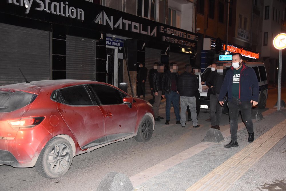 Kütahya'da kumar oynarken yakalanan 21 kişiye 66 bin TL ceza