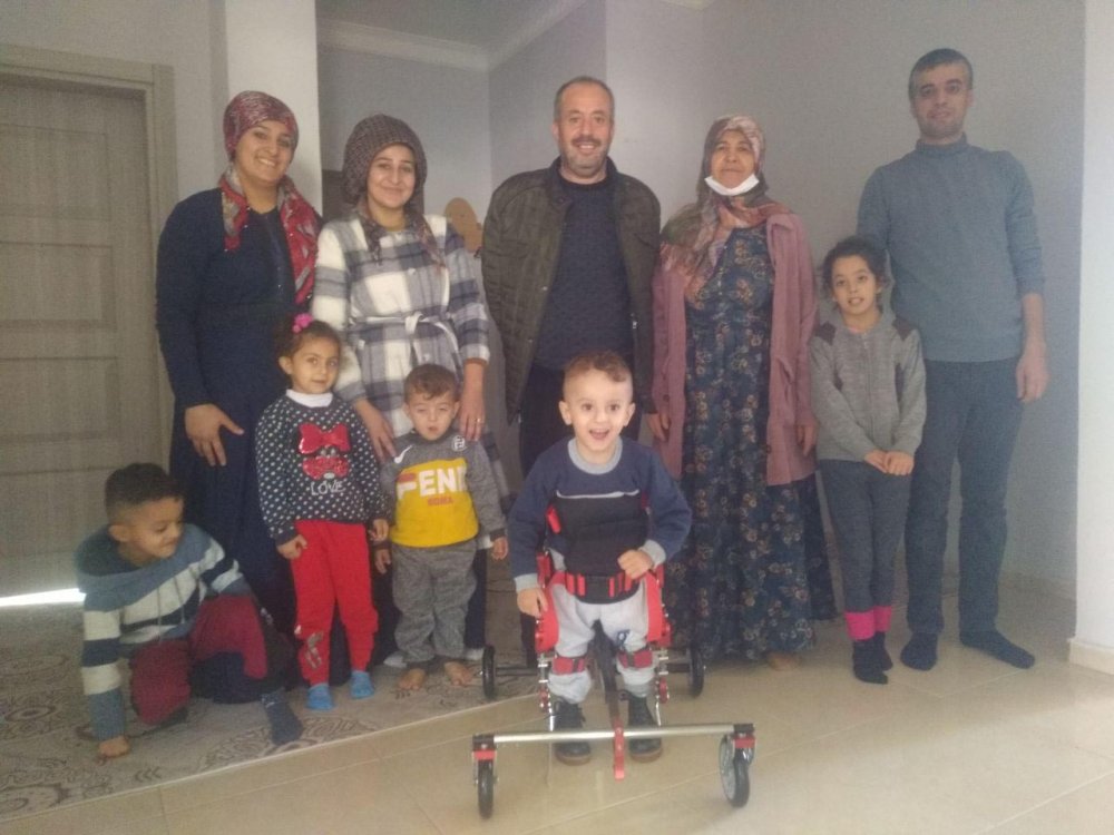Mardinli minik Harun’a özel yürüteci, Kocaeli’deki yardımseverler götürdü