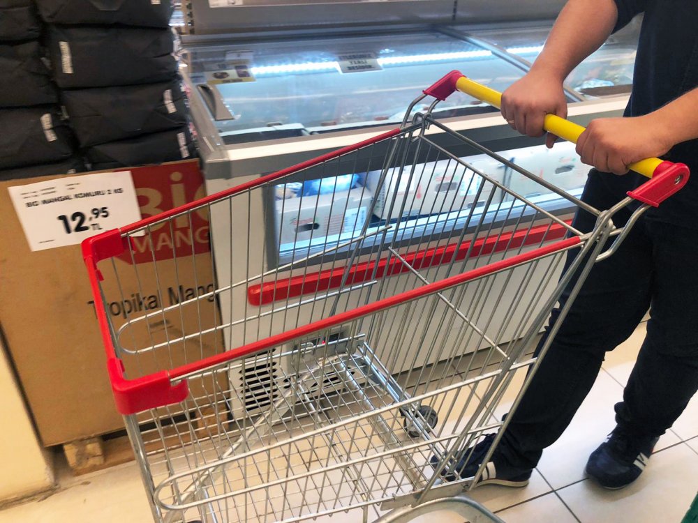 Market çalışanları depresyonda
