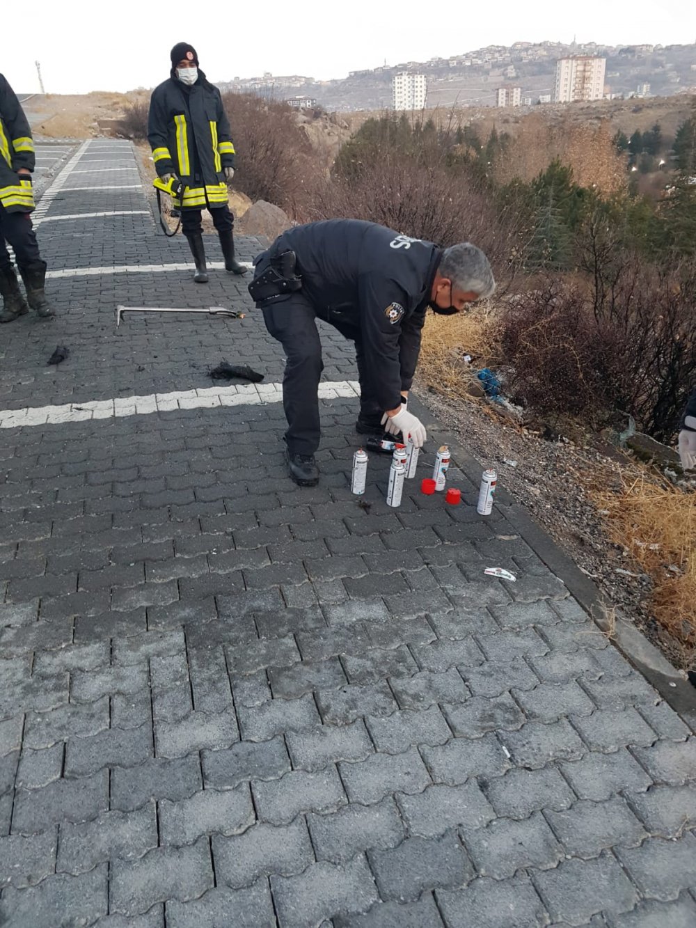 Minibüste soludukları çakmak gazı patlayan 3 kuzen yaralandı
