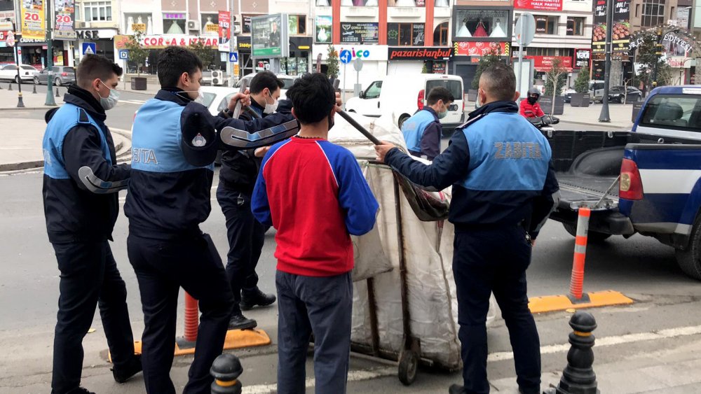 Tekirdağ'da sokağa çıkma kısıtlamasında, kağıt toplayanlara operasyon