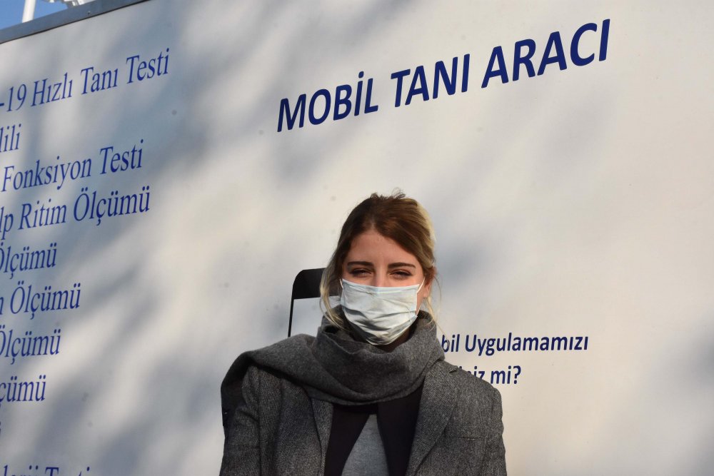 Telefonuna bir aplikasyon indiren; 'Mobil tanı' karavanıyla bulaş riskine son veriyor