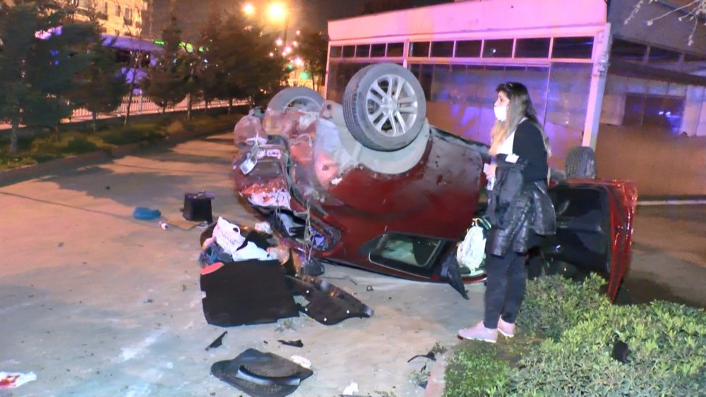 Tuzla'da otomobil takla atarak bahçeye girdi; 1'i ağır, 3 yaralı