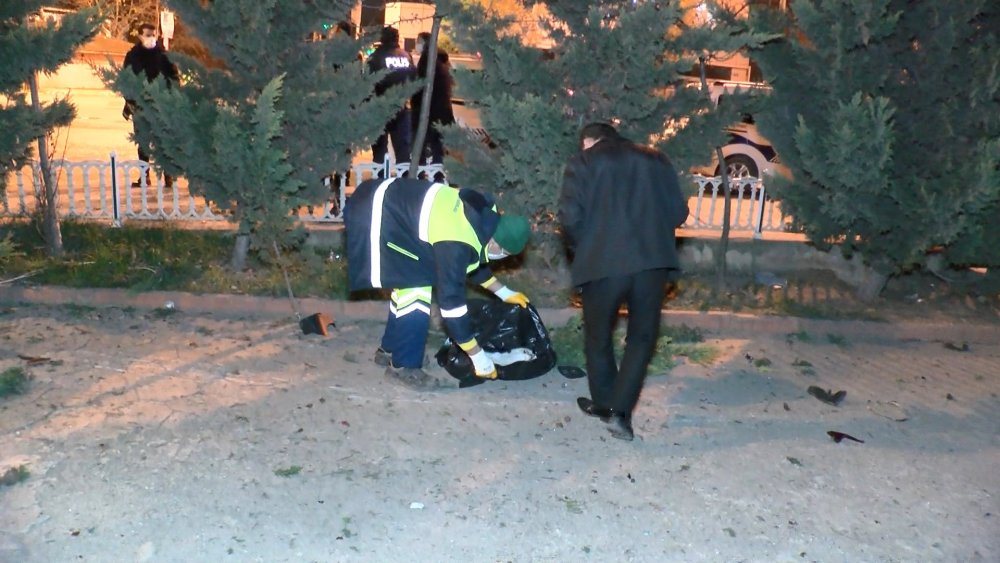 Tuzla'da otomobil takla atarak bahçeye girdi; 1'i ağır, 3 yaralı