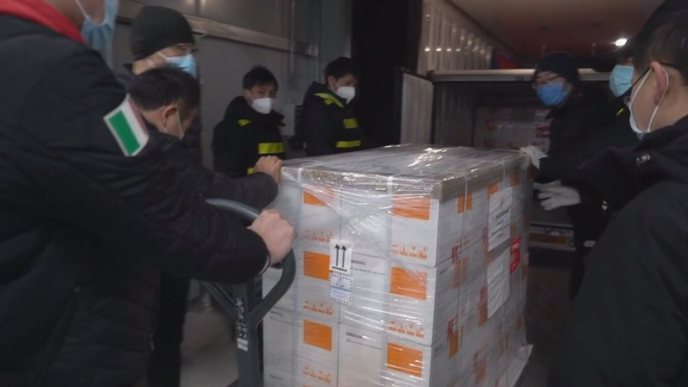 CRI Türk ekibi, Pekin'de aşının üretildiği merkezi görüntüledi.