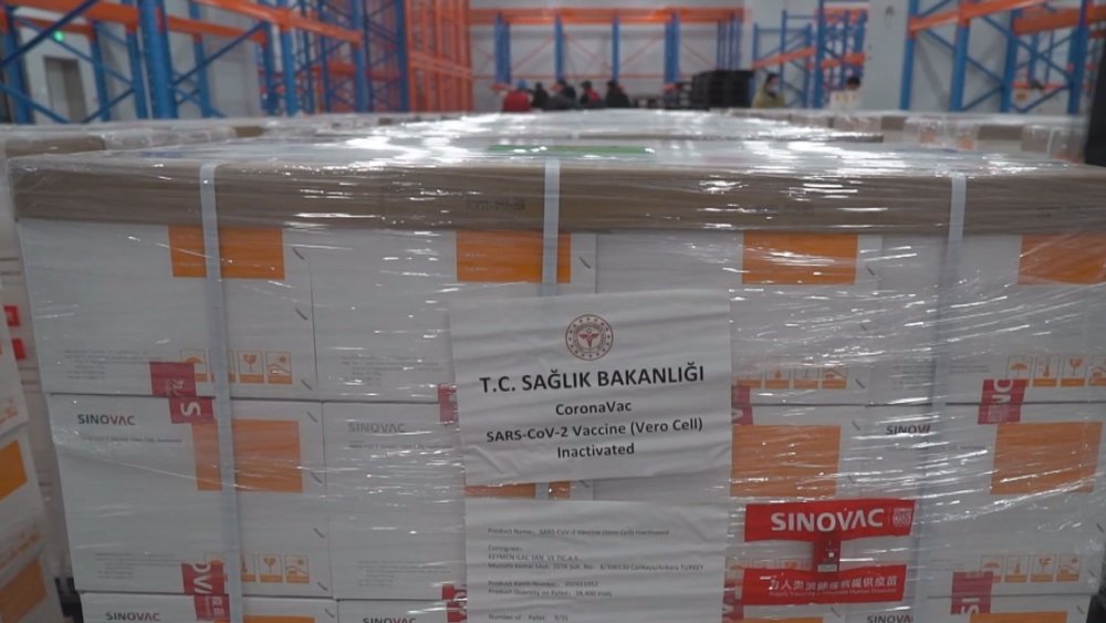 CRI Türk ekibi, Pekin'de aşının üretildiği merkezi görüntüledi.