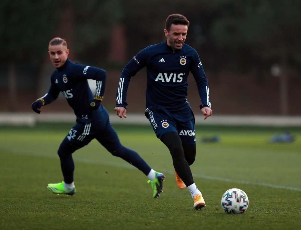 Fenerbahçe günü çift idmanla tamamladı