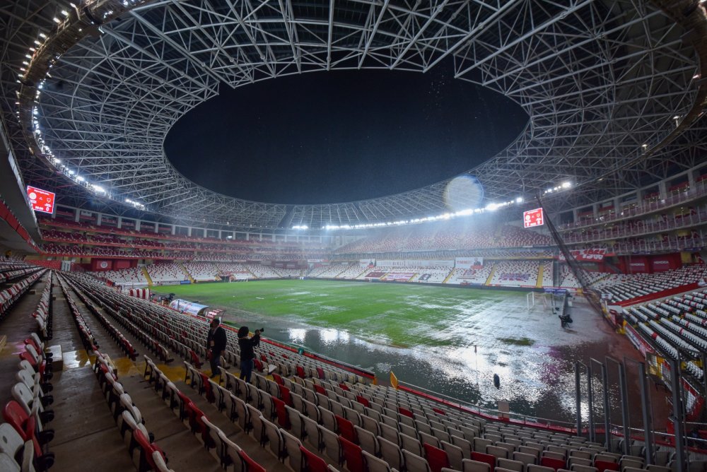 Fraport TAV Antalyaspor - Atakaş Hatayspor maçı için hakem kararı bekleniyor