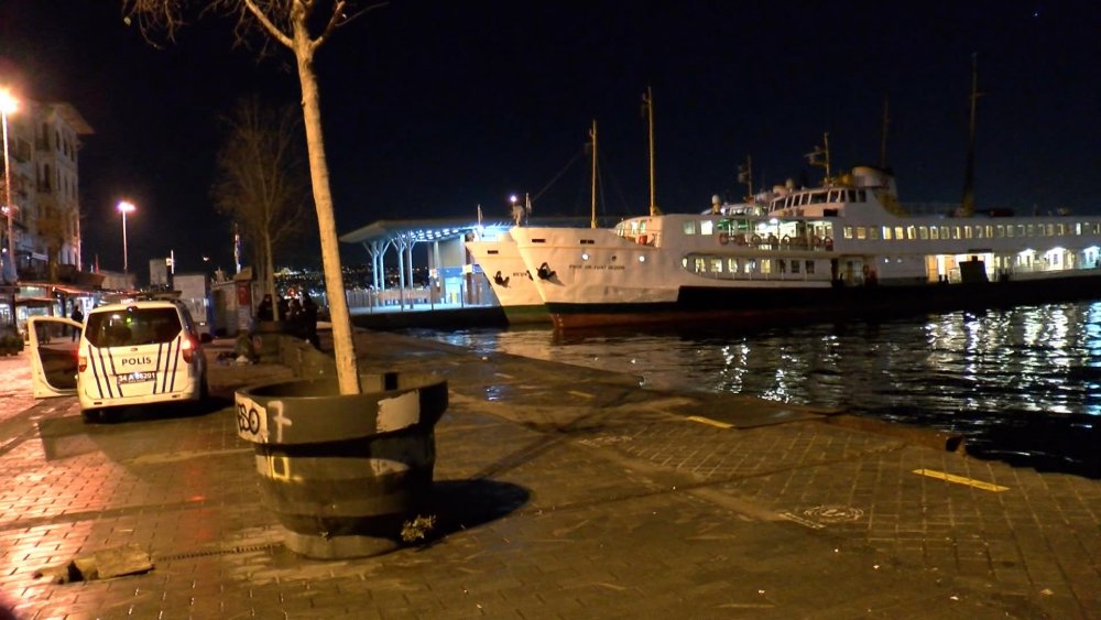Galata Köprüsü'nden atlayan kişi kurtarıldı