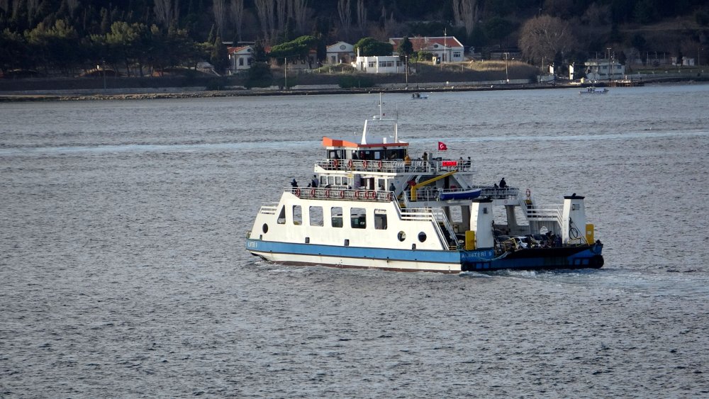 Gökçeada ve Bozcaada'ya yarınki bazı feribot seferleri iptal edildi