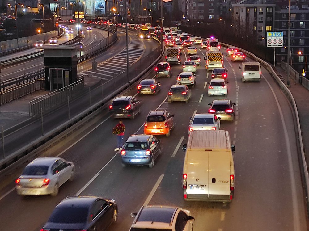 İstanbul'da trafik yoğunluğu yüzde 71'e ulaştı