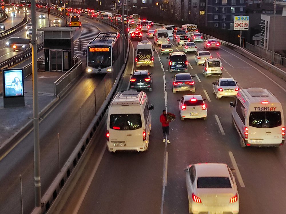 İstanbul'da trafik yoğunluğu yüzde 71'e ulaştı