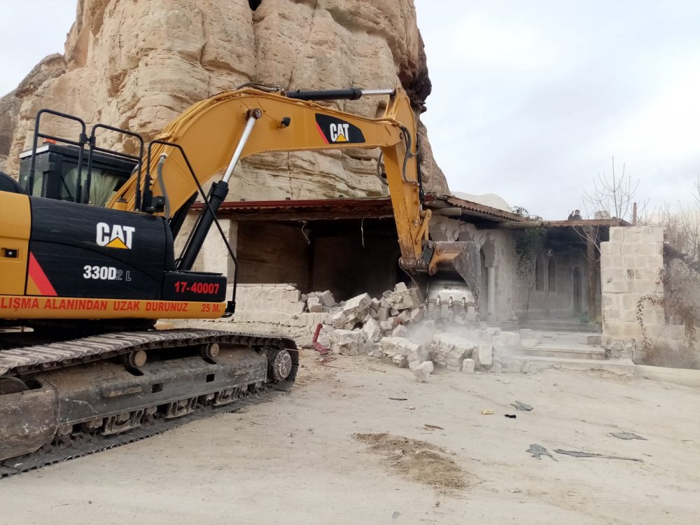 Kapadokya'da belediye başkanının oğlunun iş yeri yıkıldı