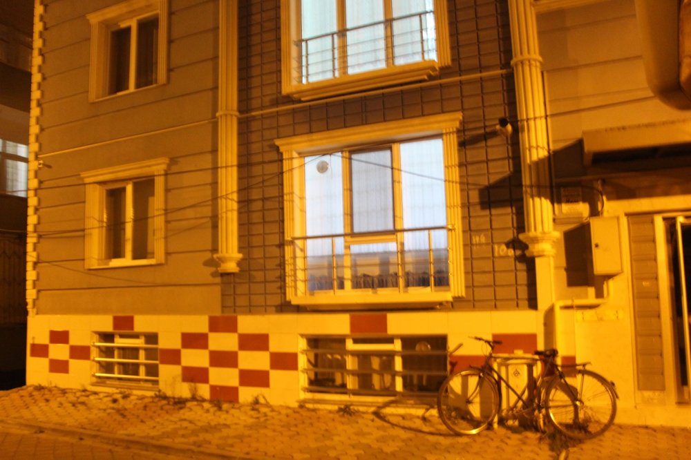 'Takı' nedeniyle tartıştığı eski dünürlerini tabancayla yaraladı