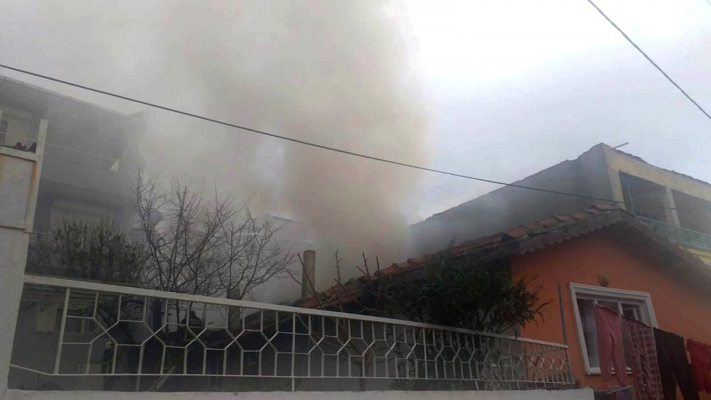 Tekirdağ'da tek katlı ev yandı