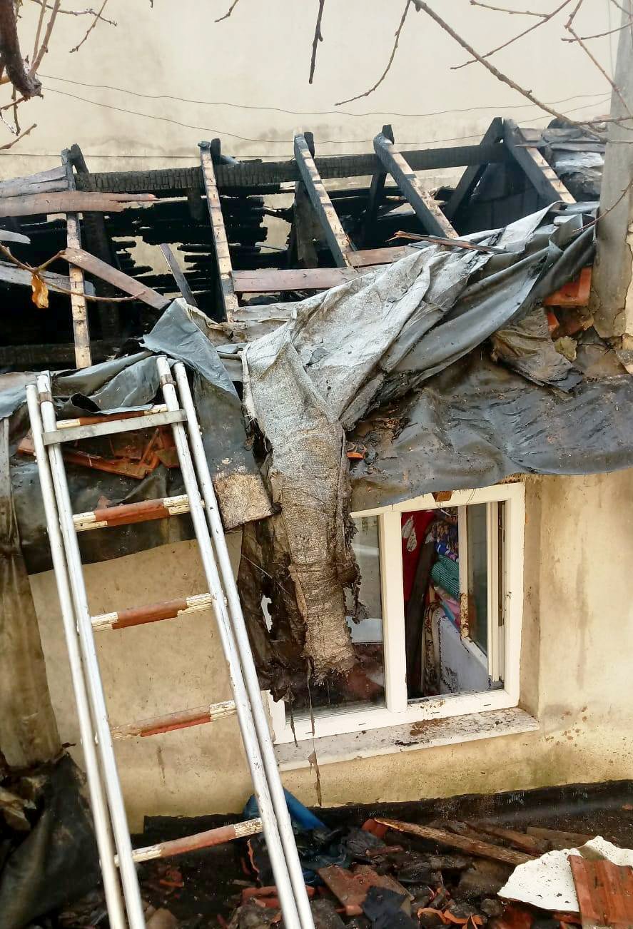 Tekirdağ'da tek katlı ev yandı