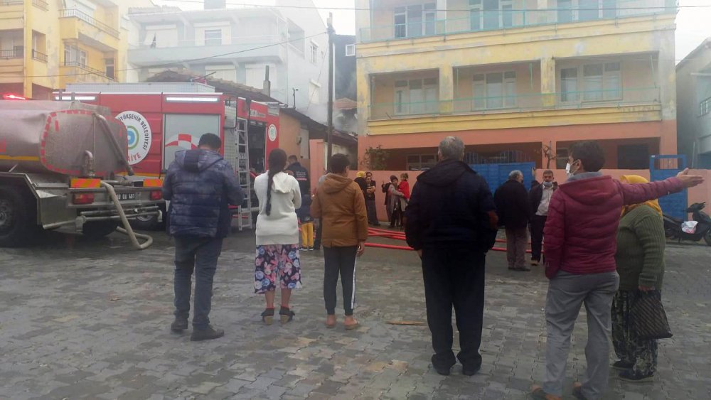 Tekirdağ'da tek katlı ev yandı