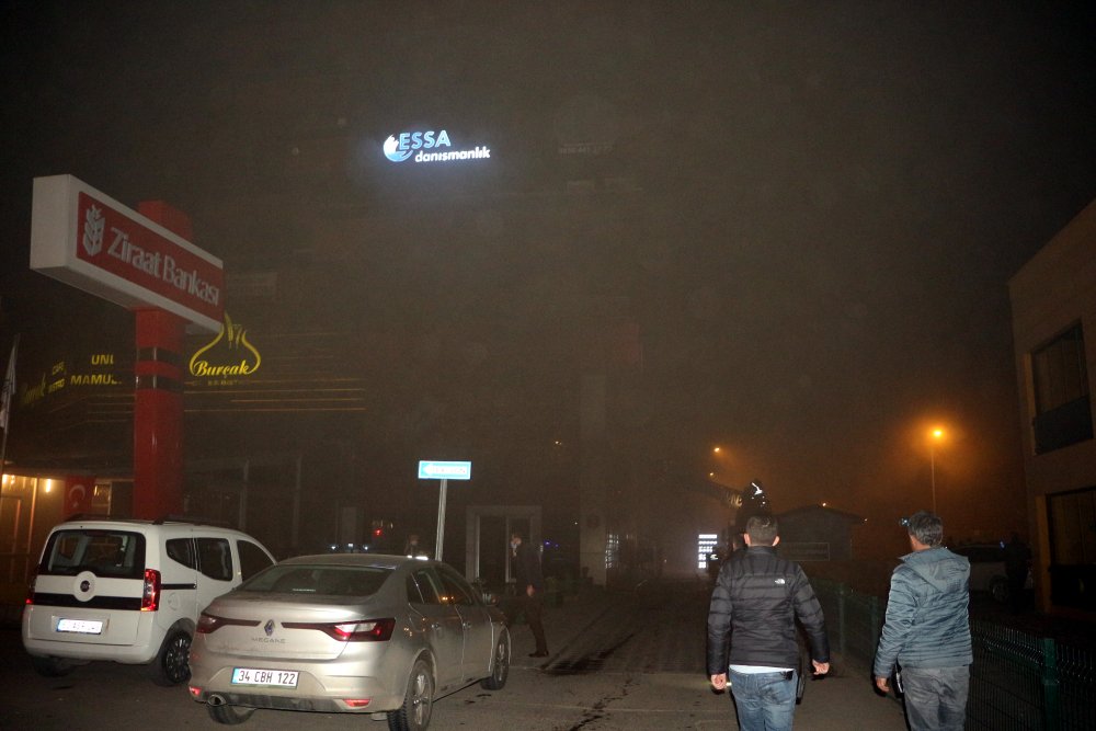 Tokat'ta baca yangını bankaya sıçradı