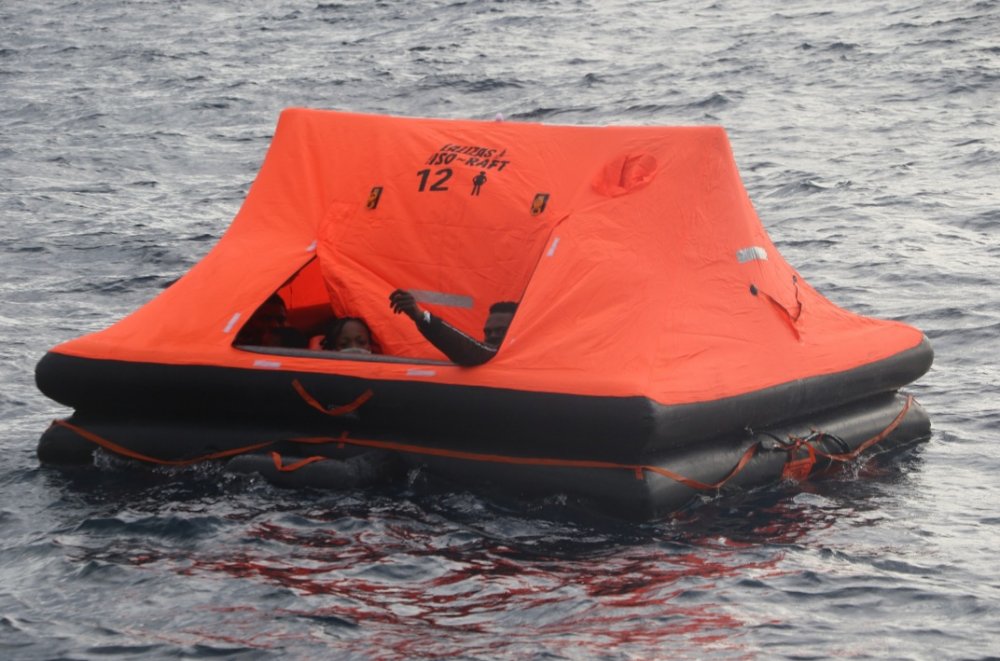 Yunanistan'ın ölüme terk ettiği göçmenleri Türk Sahil Güvenlik ekipleri kurtardı