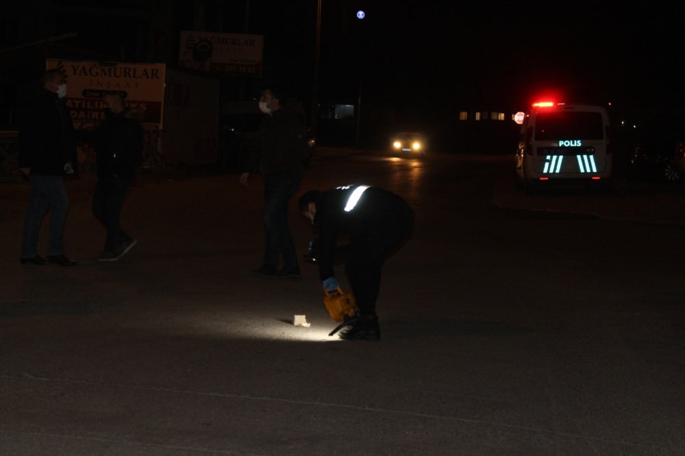 Kayseri’de adres sordukları kişiyi tabancayla yaraladılar