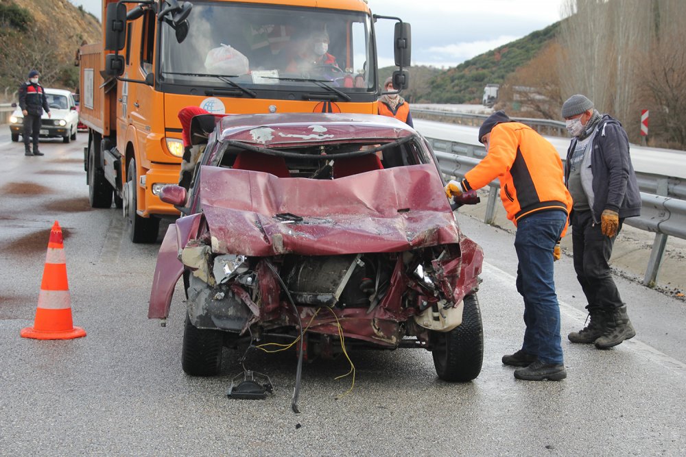 Kula'da zincirleme kaza: 1 yaralı
