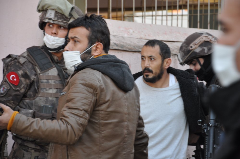 Şizofreni hastası; annesini rehin aldı,  pompalı tüfekle öldürdü!