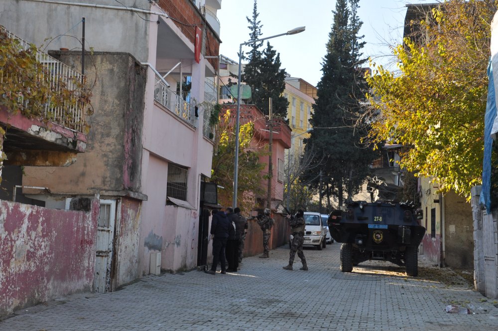 Şizofreni hastası; annesini rehin aldı,  pompalı tüfekle öldürdü!