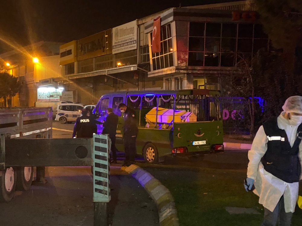 Ümraniye'de takla atan otomobilin sürücüsü hayatını kaybetti