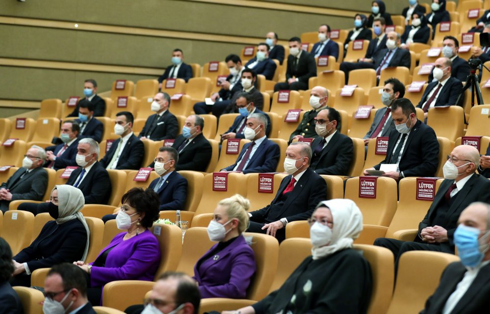Erdoğan: Milli olmayan milletlerarası olamaz, yerli olmayan evrensel içinde kendine yer bulamaz
