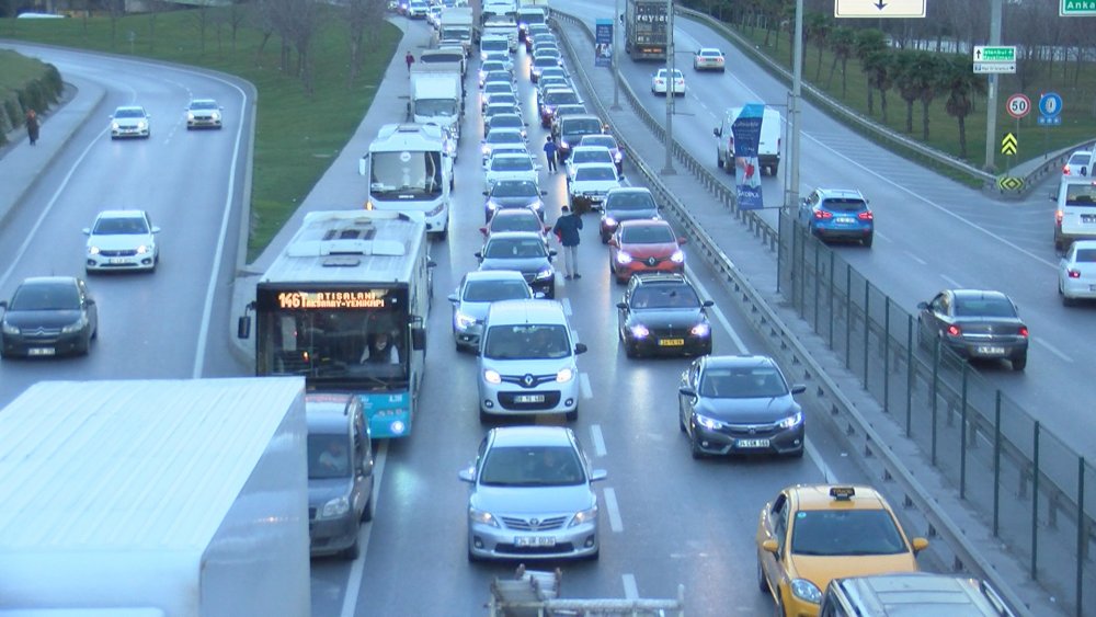 İstanbul'da trafik yoğunluğu yüzde 71