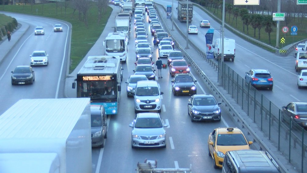 İstanbul'da trafik yoğunluğu yüzde 71