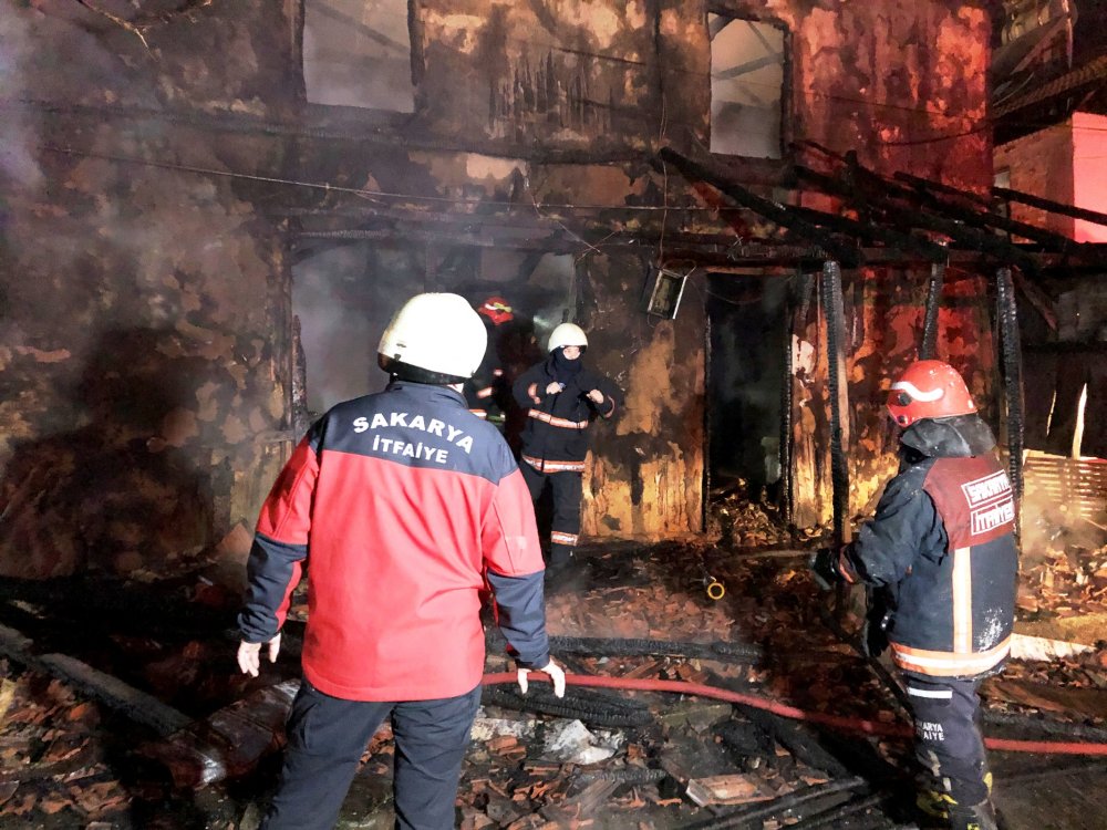 Yanan evde bir kişinin olduğu iddia edildi, itfaiye kimseyi bulamadı