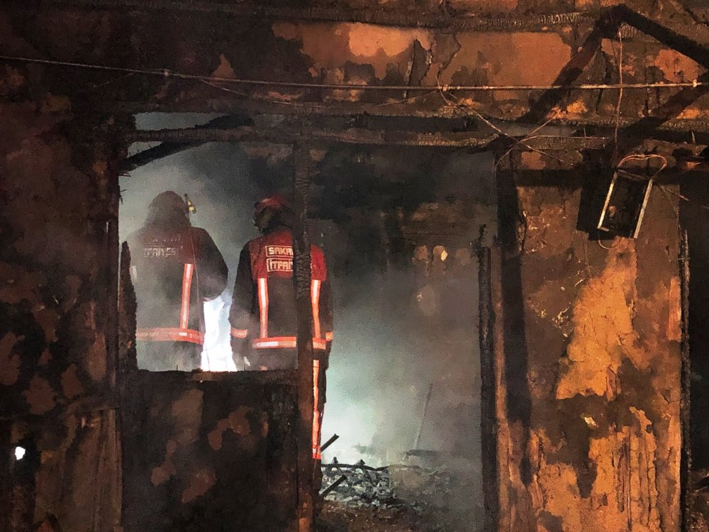 Yanan evde bir kişinin olduğu iddia edildi, itfaiye kimseyi bulamadı