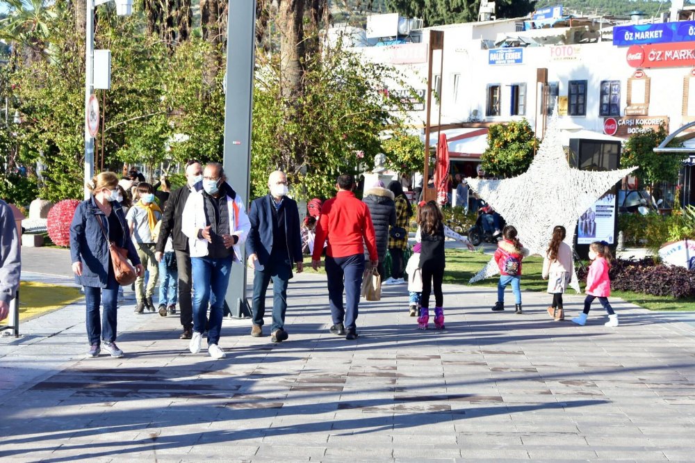 Yılbaşı öncesi Bodrum nüfusu 430 bine çıktı, Başkan Aras: Bodrum yaz dönemi gibi hareketli