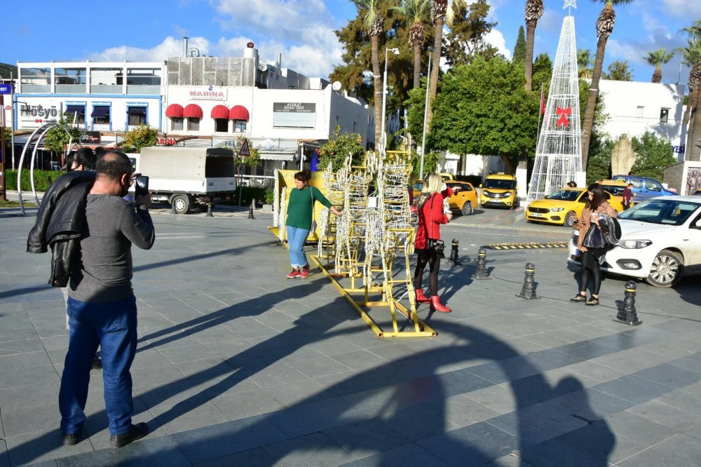 Yılbaşı öncesi Bodrum nüfusu 430 bine çıktı, Başkan Aras: Bodrum yaz dönemi gibi hareketli