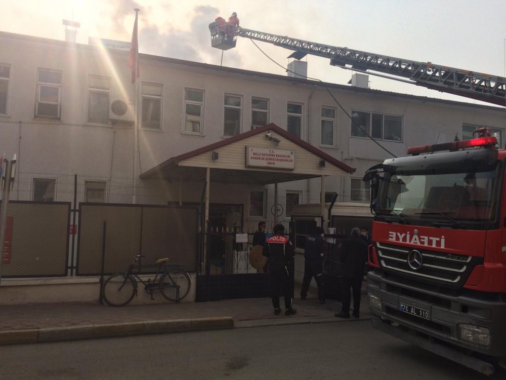 Askerlik Şube Başkanlığı'nda korkutan yangın