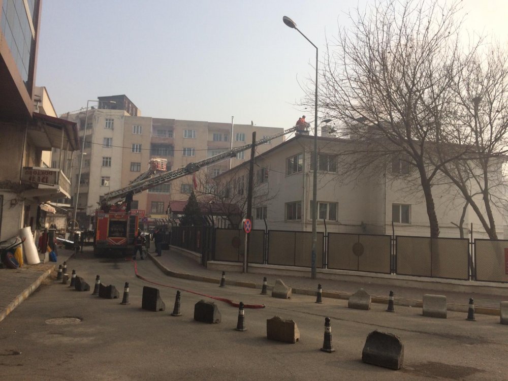 Askerlik Şube Başkanlığı'nda korkutan yangın