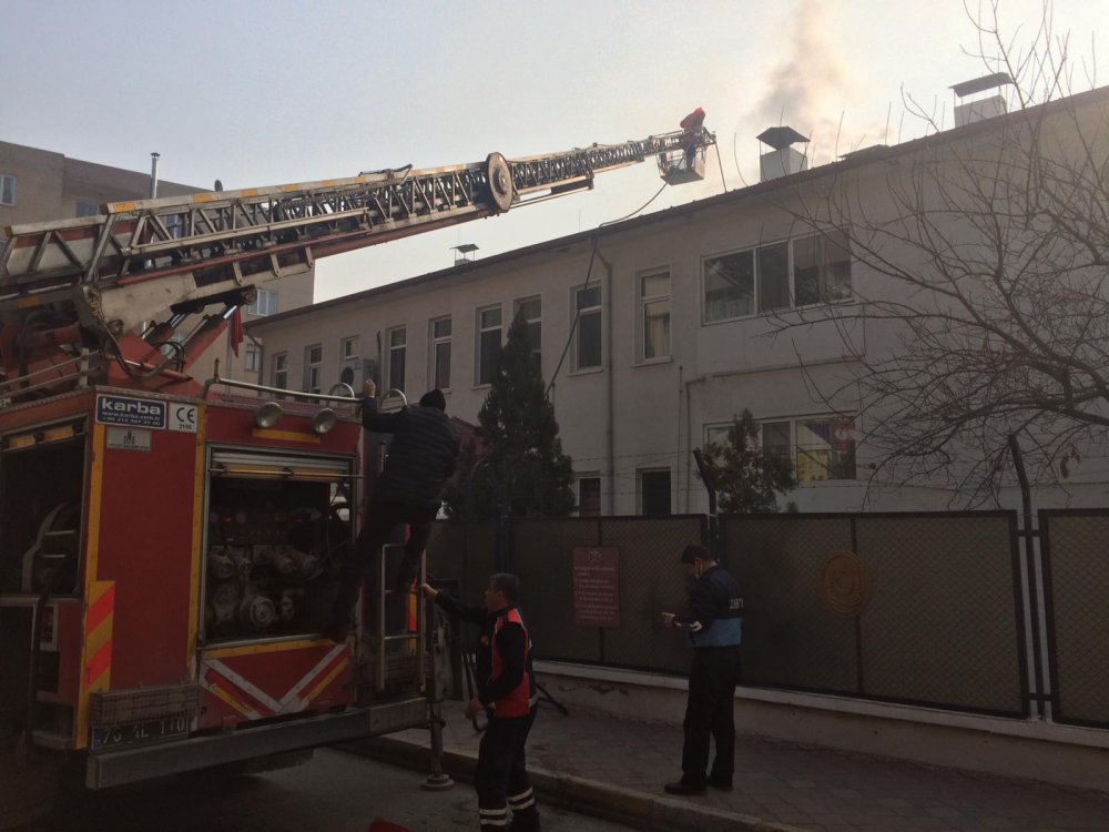 Askerlik Şube Başkanlığı'nda korkutan yangın