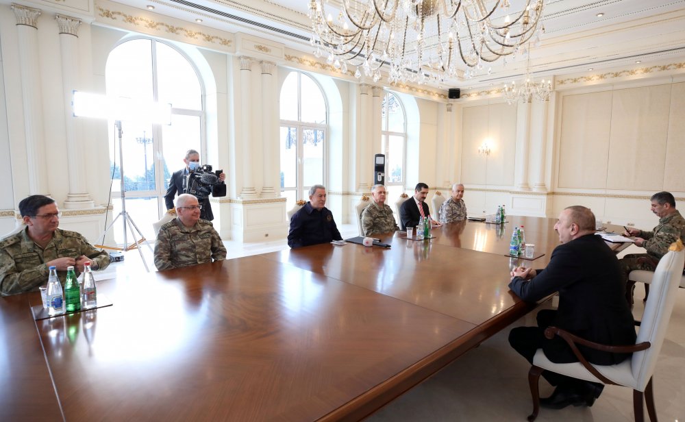 Bakan Akar, Cumhurbaşkanı Aliyev ile görüştü