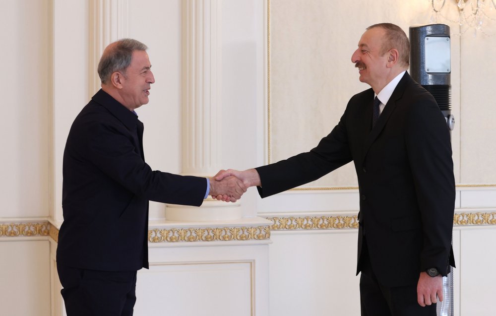 Bakan Akar, Cumhurbaşkanı Aliyev ile görüştü