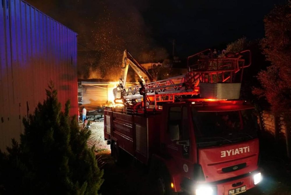 Bodrum'da pelet fabrikasında yangın