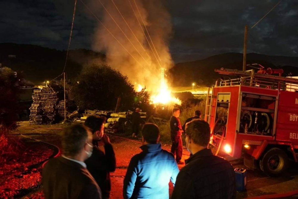 Bodrum'da pelet fabrikasında yangın