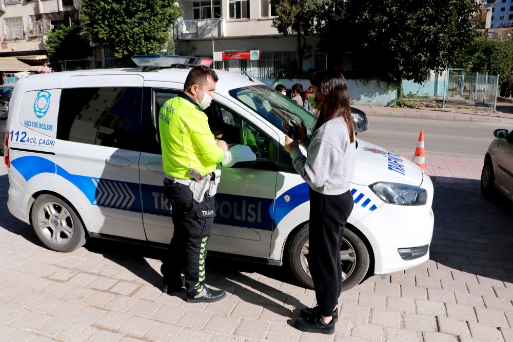 Ciple elektrikli bisikletliye çarptı sürücüyü yaraladığını görünce  şoka giren Dalmızrak, uzun süre gözyaşı döktü.
