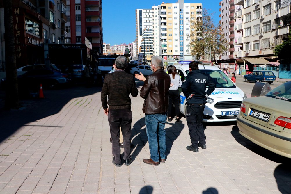 Ciple elektrikli bisikletliye çarptı sürücüyü yaraladığını görünce  şoka giren Dalmızrak, uzun süre gözyaşı döktü.