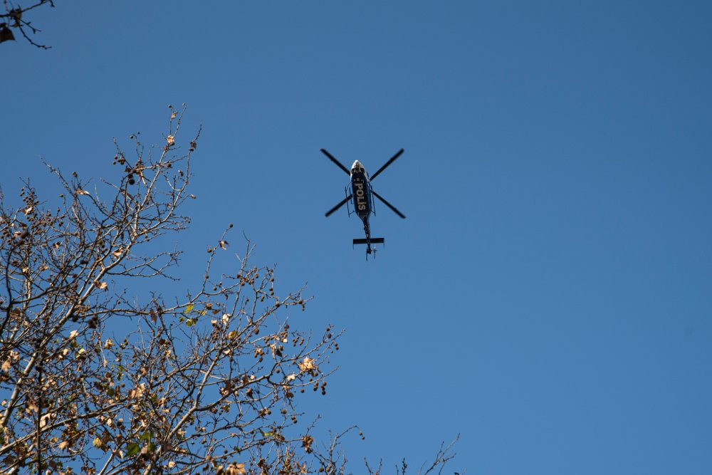 İstanbul "un çeşitli noktalarında asayiş, terör ve trafik kazalarını önleme amacıyla helikopter destekli denetim gerçekleştirildi.