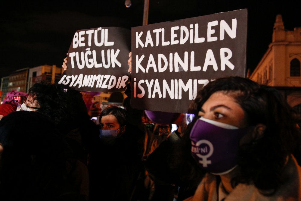 Kadıköy'de kadın cinayetleri protestosu