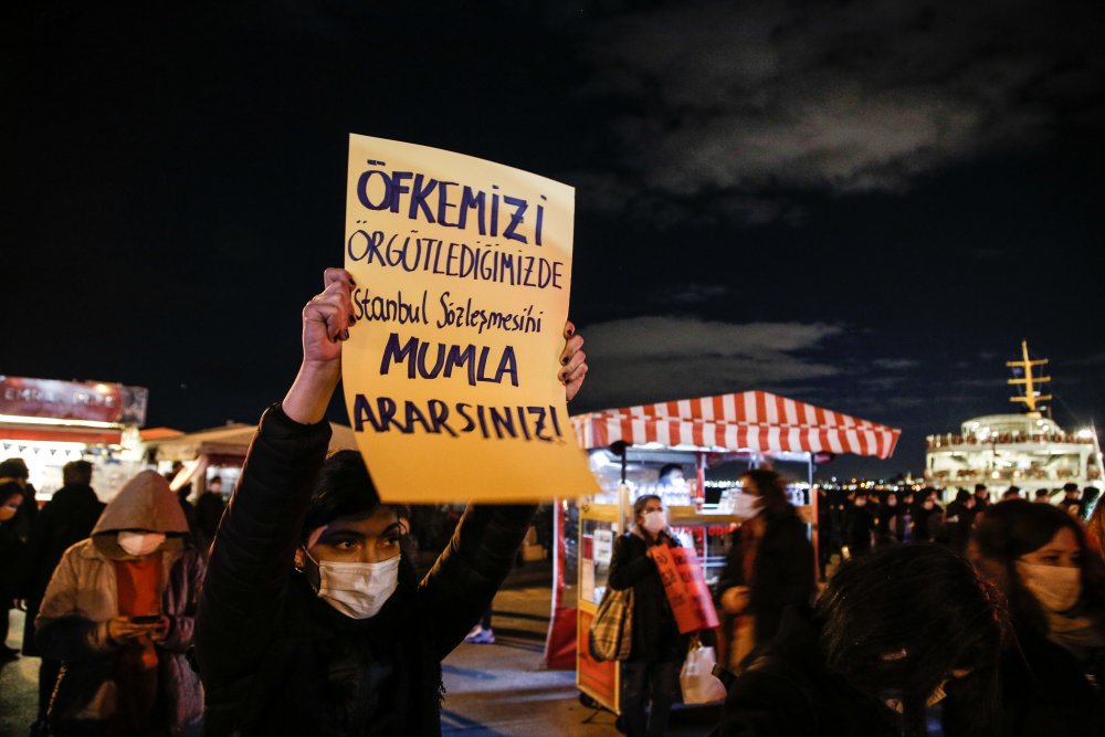 Kadıköy'de kadın cinayetleri protestosu